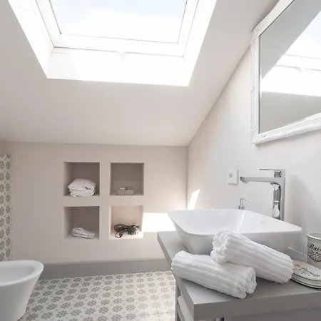 Alojamento de Acomodação e Pequeno-almoço Antico Borgo Cannobio