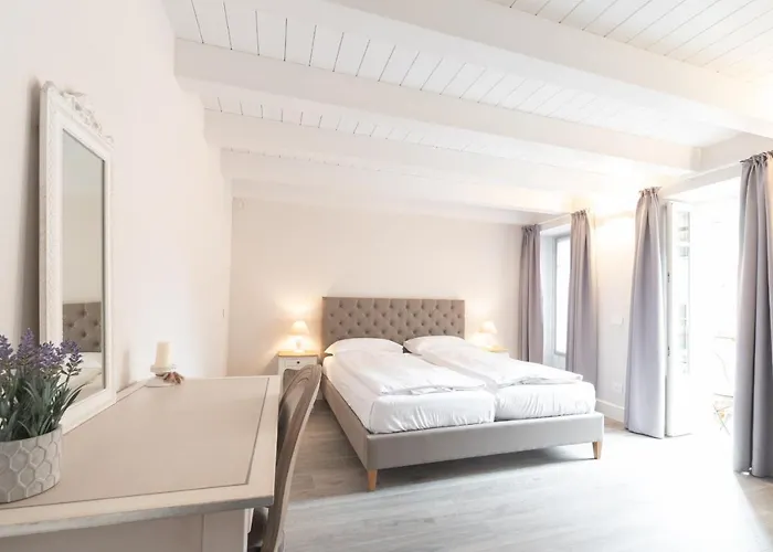 Antico Borgo 坎诺比奥