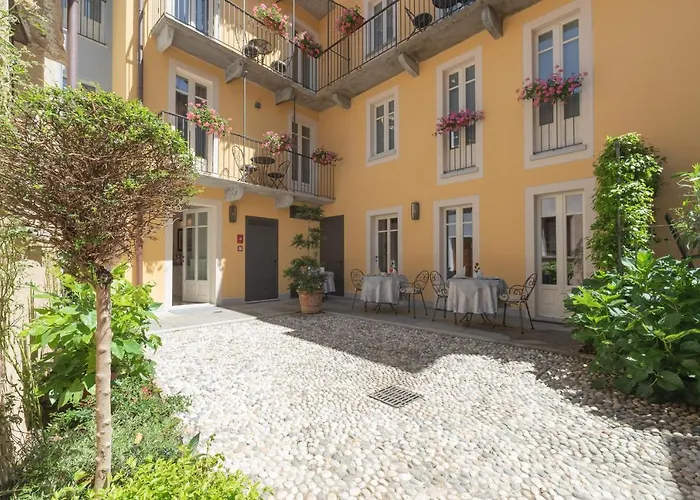 Antico Borgo 坎诺比奥